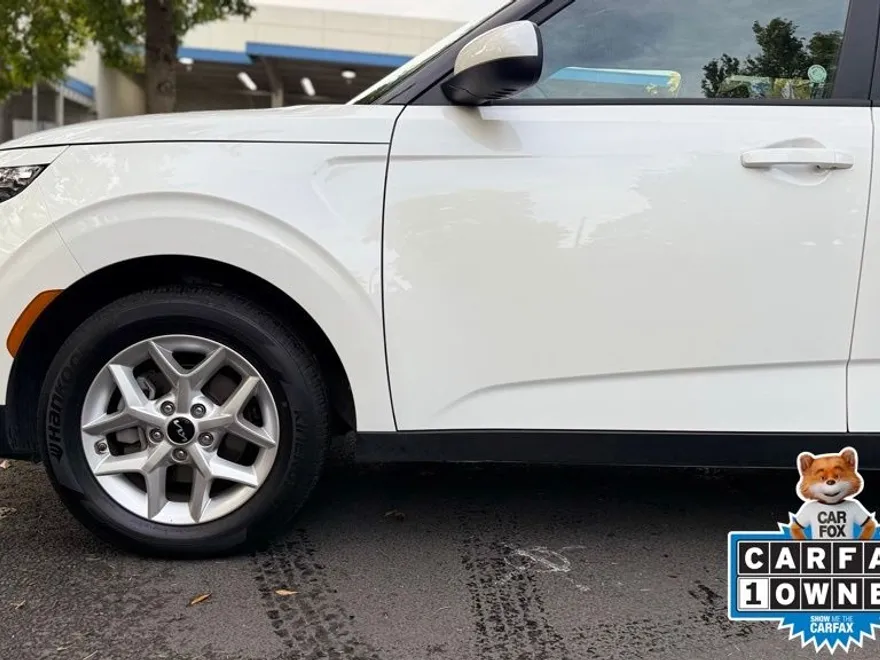 2024 Kia Soul LX photo 1