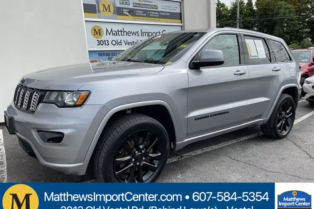 2021 Jeep Grand Cherokee Laredo X photo 1