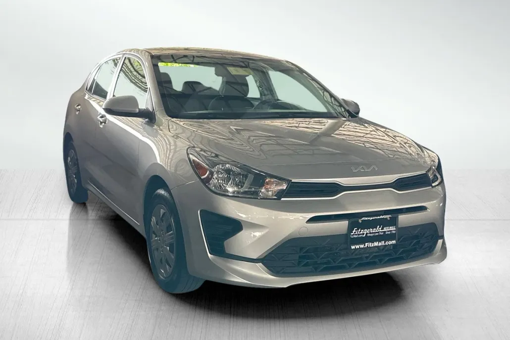 2023 Kia Rio S photo 1
