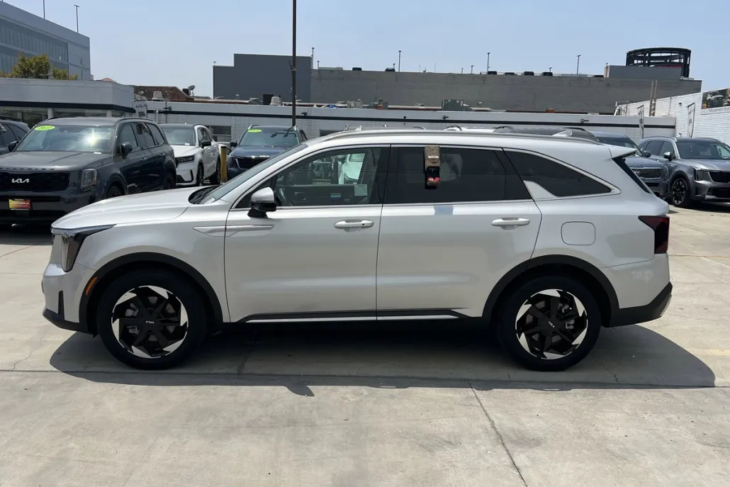 2025 Kia Sorento Plug-In Hybrid EX photo 1