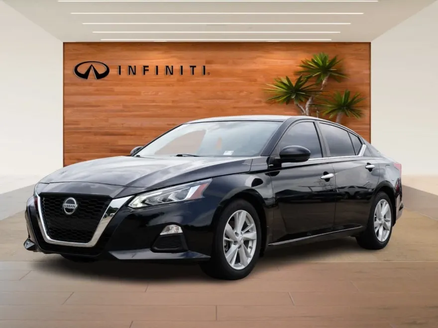 2022 Nissan Altima 2.5 SV photo 1