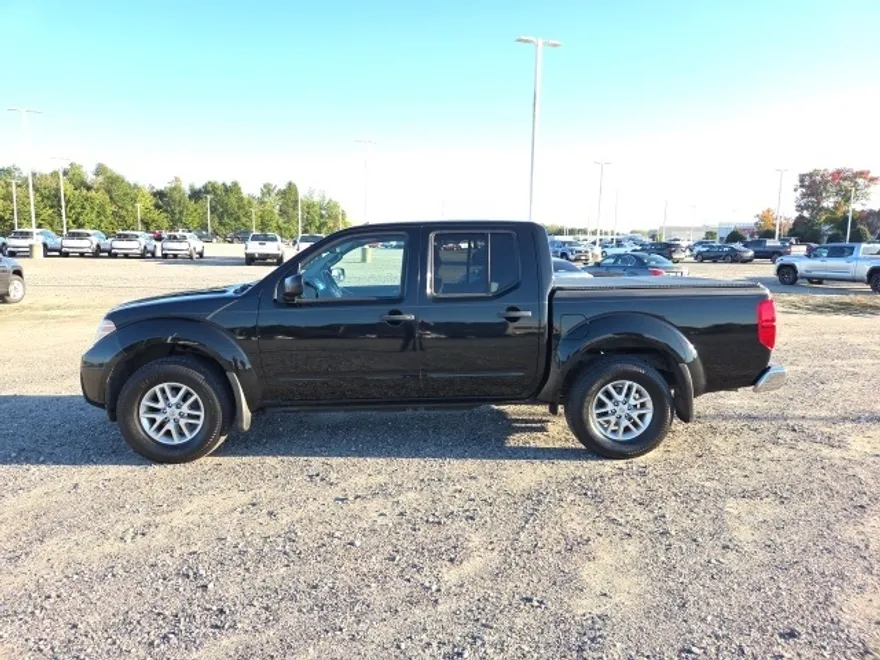2016 Nissan Frontier SV photo 1