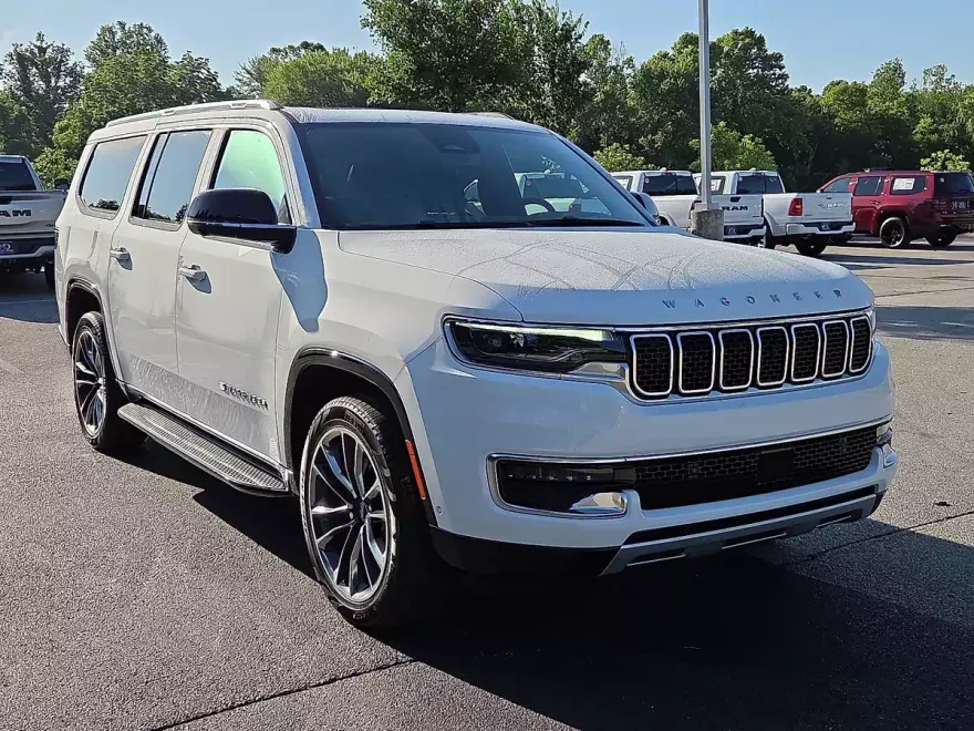 2025 Jeep Wagoneer L Series II photo 1