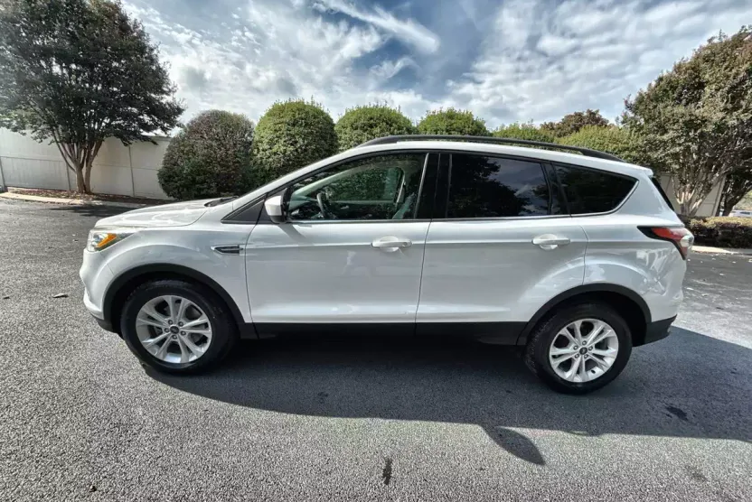 2017 Ford Escape SE photo 1