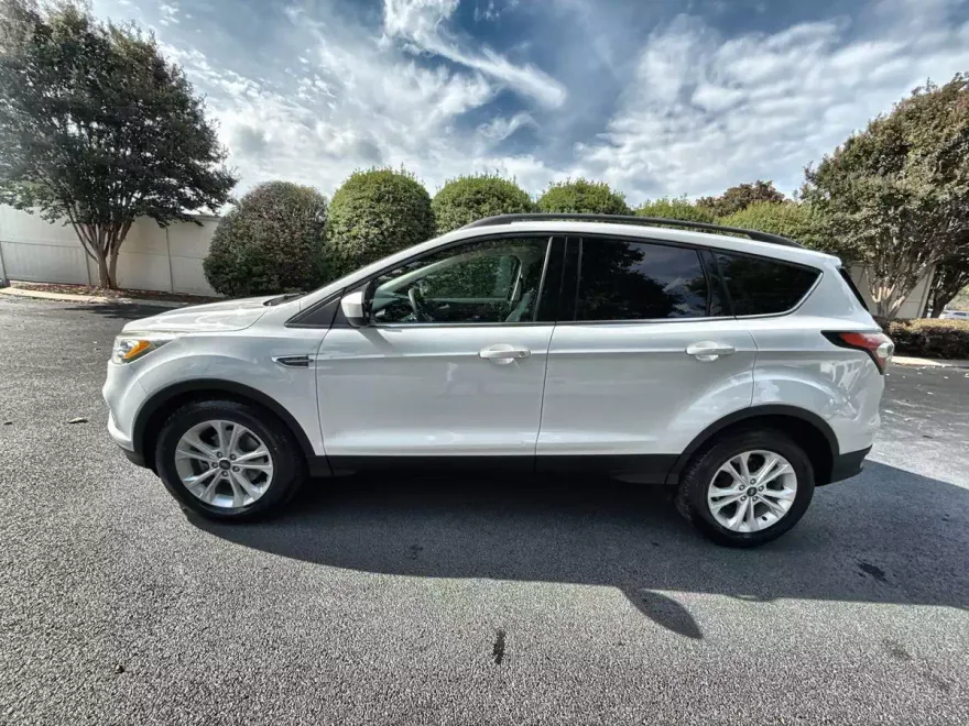 2017 Ford Escape SE photo 1