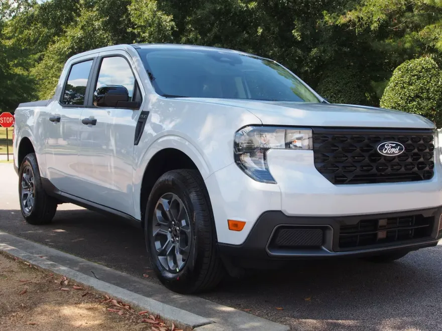 2025 Ford Maverick XLT photo 1