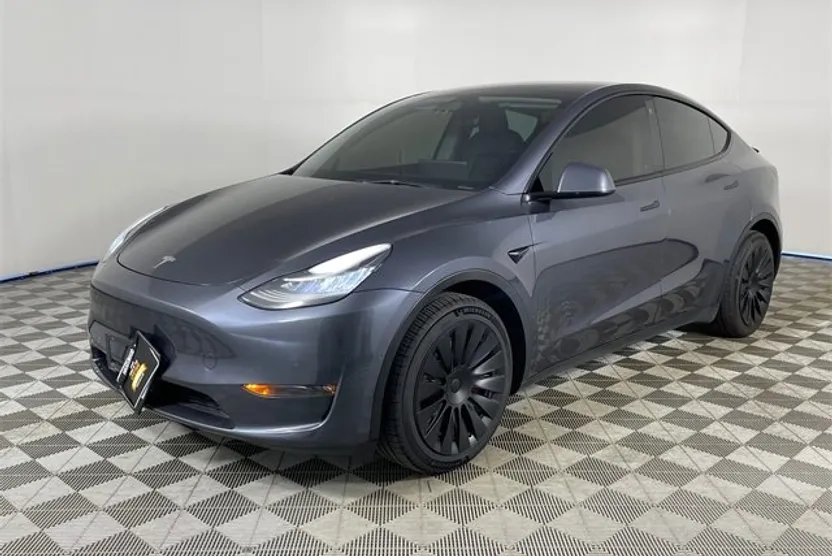 2022 Tesla Model Y Long Range photo 1