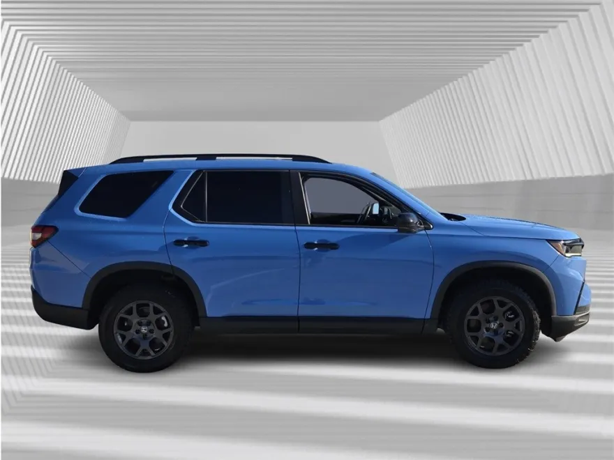 2023 Honda Pilot TrailSport photo 1