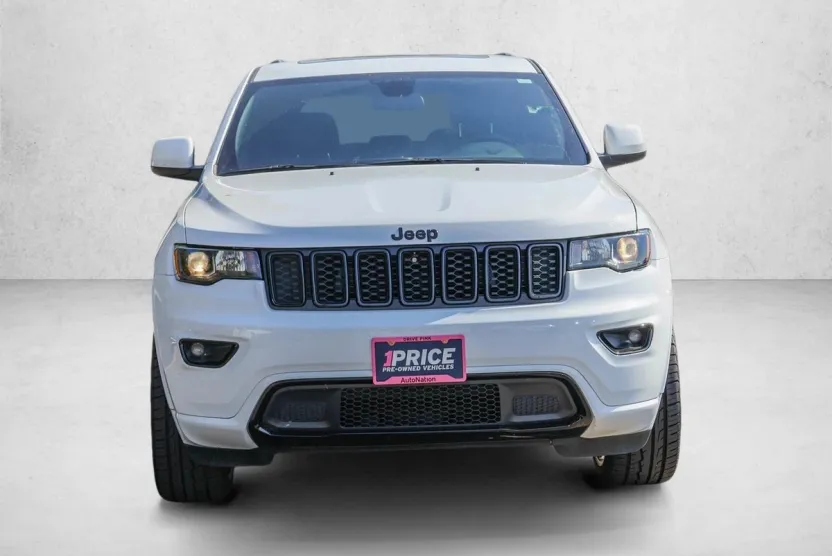 2021 Jeep Grand Cherokee Laredo X photo 1
