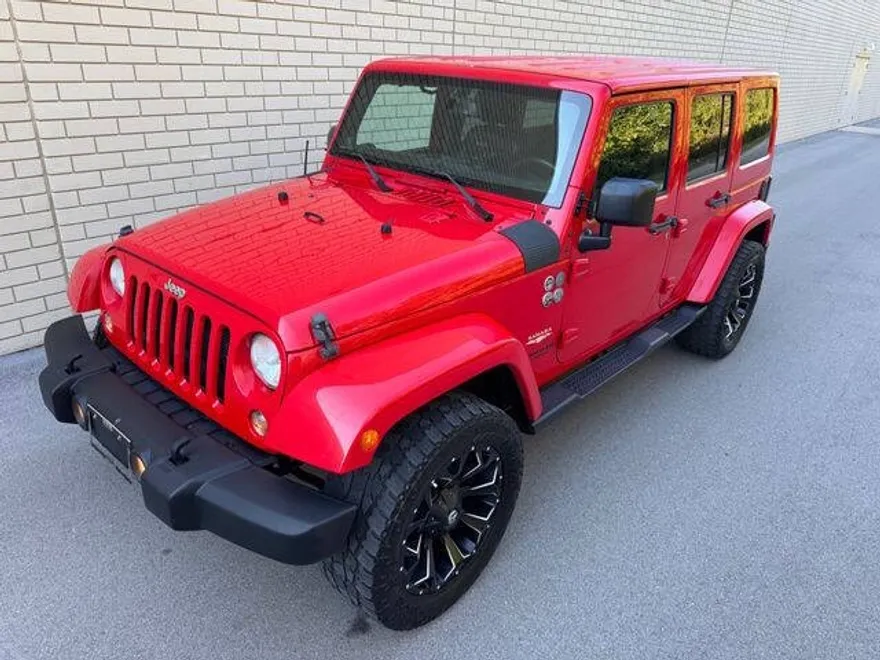 2014 Jeep Wrangler Unlimited Sahara photo 1