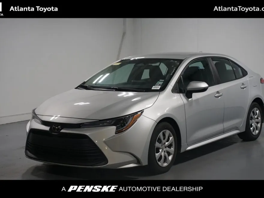2023 Toyota Corolla LE photo 1