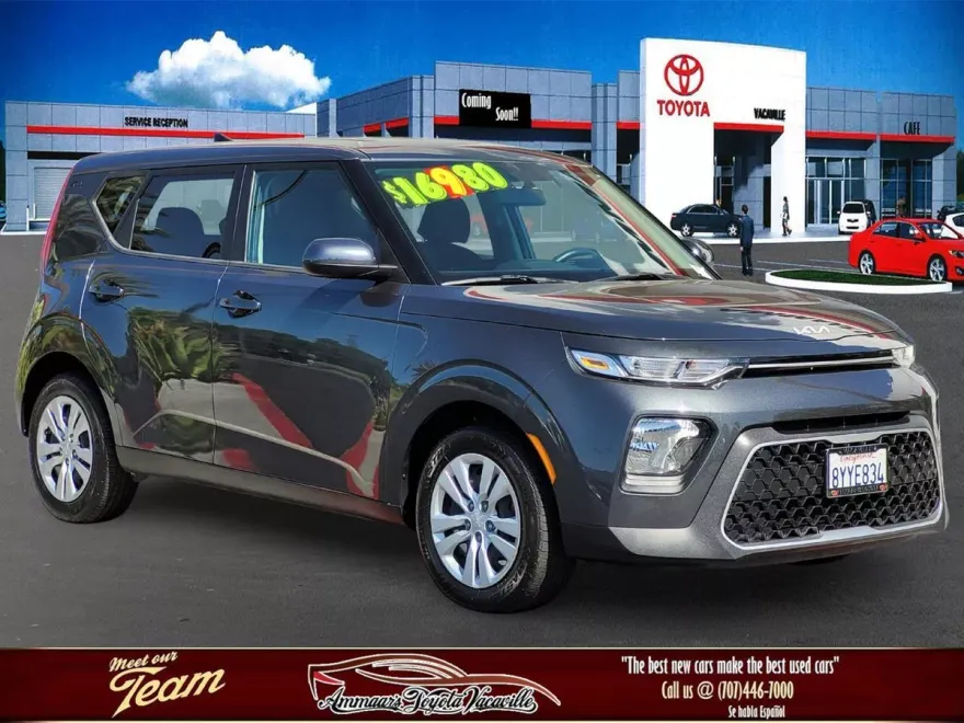 2022 Kia Soul LX photo 1