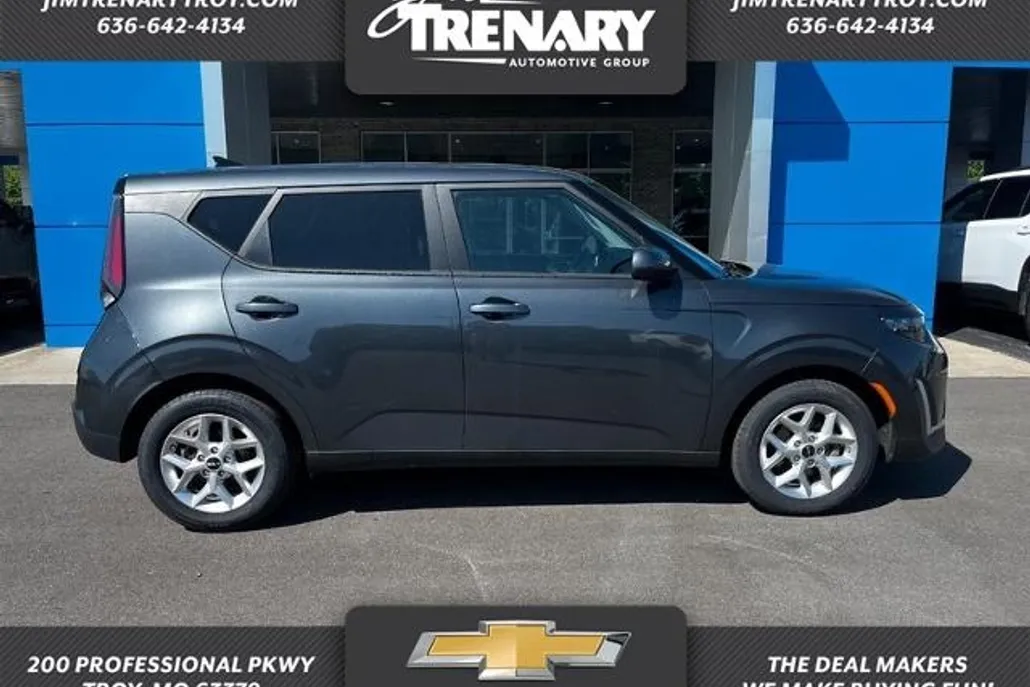 2024 Kia Soul LX photo 1
