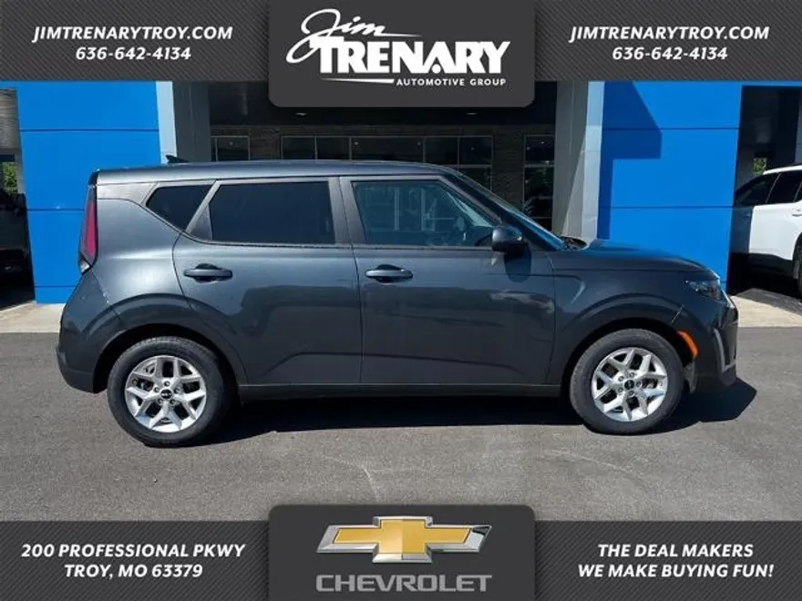 2024 Kia Soul LX photo 1