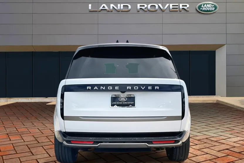 2025 Land Rover Range Rover SE photo 1