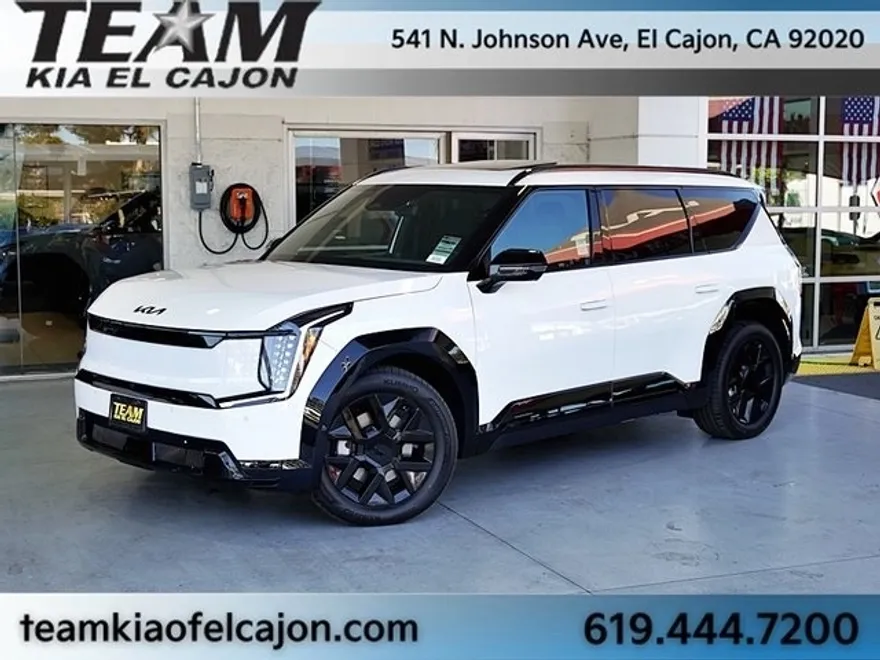 2026 Kia EV9 Land photo 1