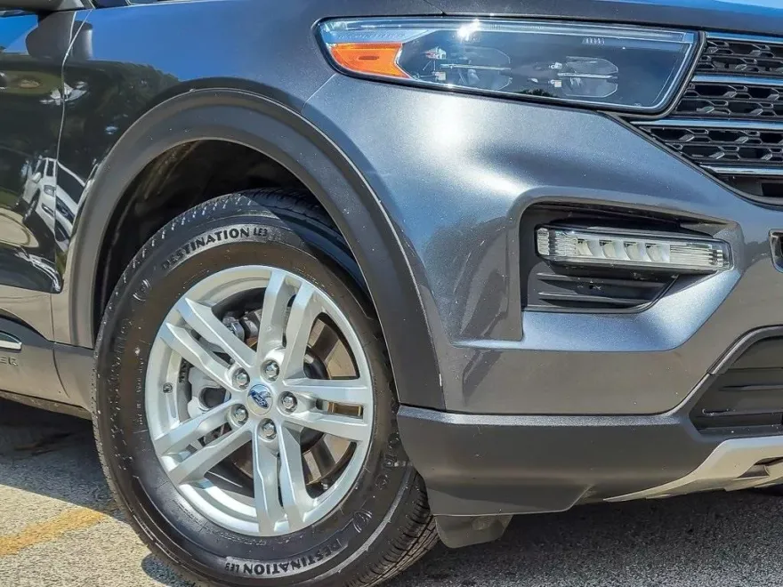 2020 Ford Explorer XLT photo 1