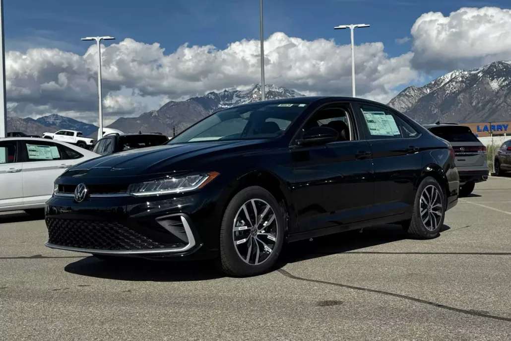 2025 Volkswagen Jetta SE photo 1