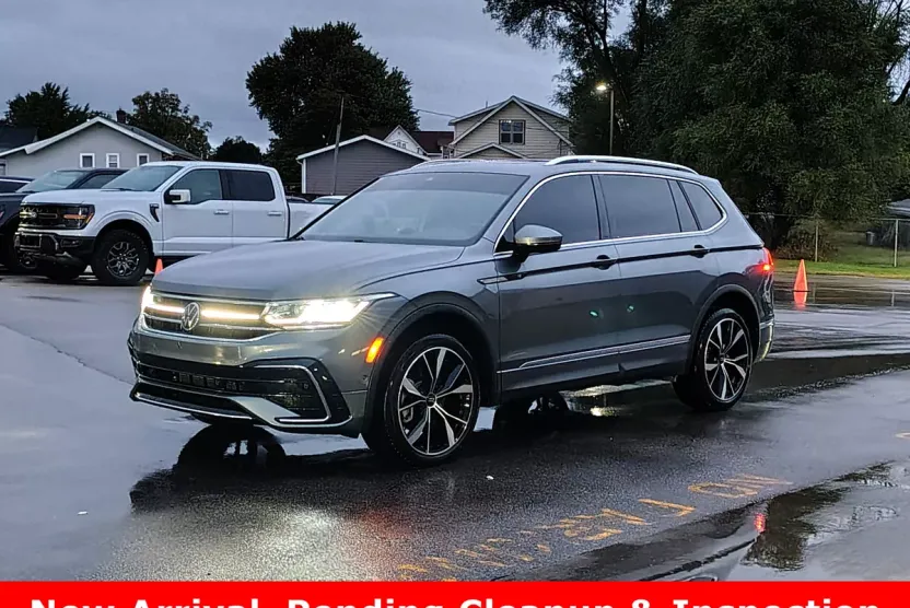 2022 Volkswagen Tiguan SEL Premium R-Line photo 1