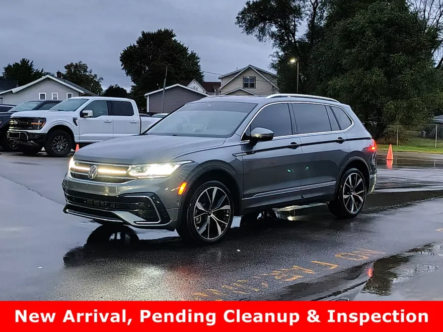 2022 Volkswagen Tiguan SEL Premium R-Line photo 1