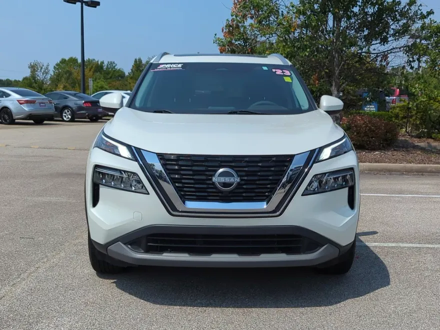 2023 Nissan Rogue SV photo 1