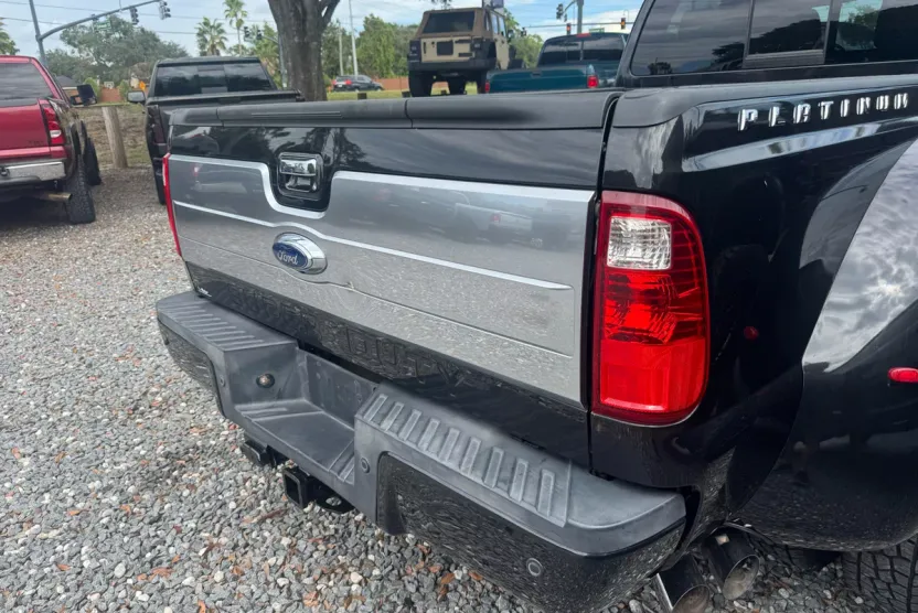 2013 Ford F-450 Platinum photo 1