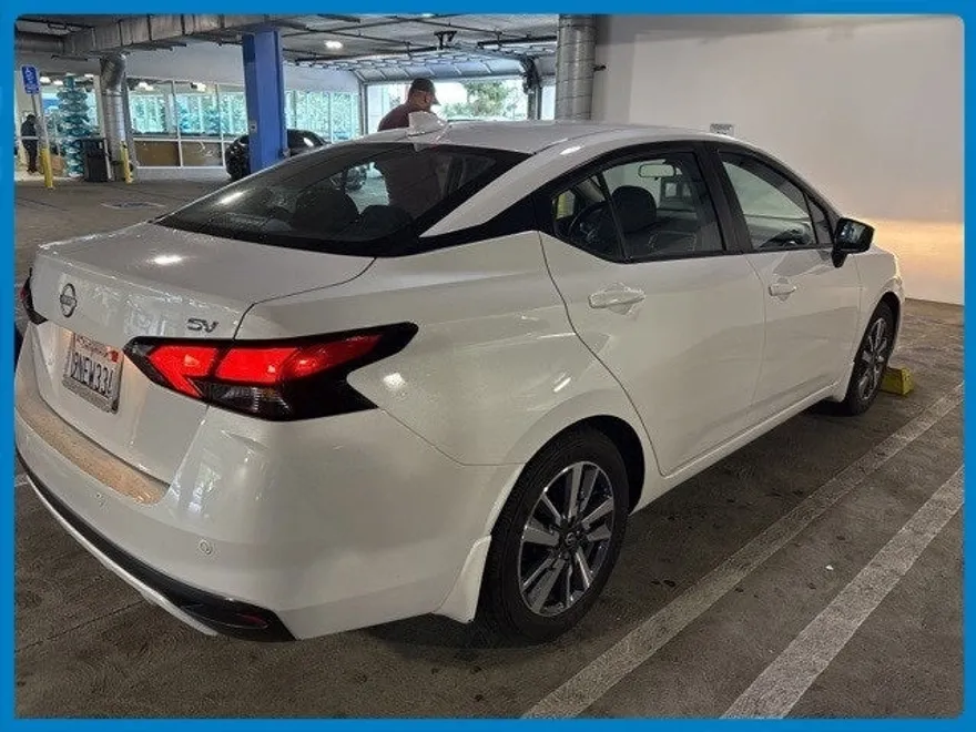 2024 Nissan Versa 1.6 SV photo 1
