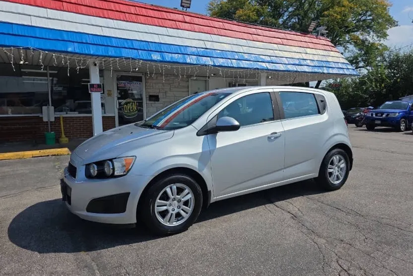 2015 Chevrolet Sonic LT photo 1
