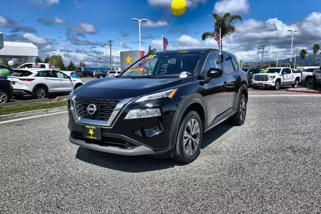 2023 Nissan Rogue SV photo 1