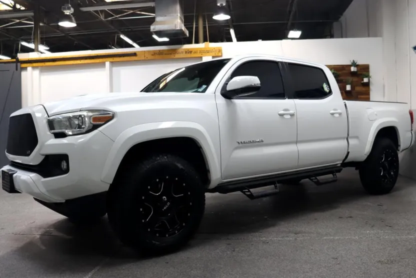 2016 Toyota Tacoma TRD Sport Long Bed photo 1