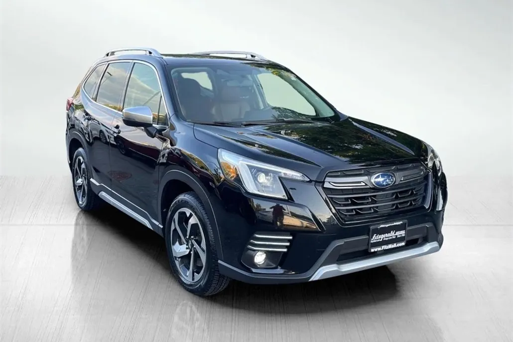 2022 Subaru Forester Touring photo 1