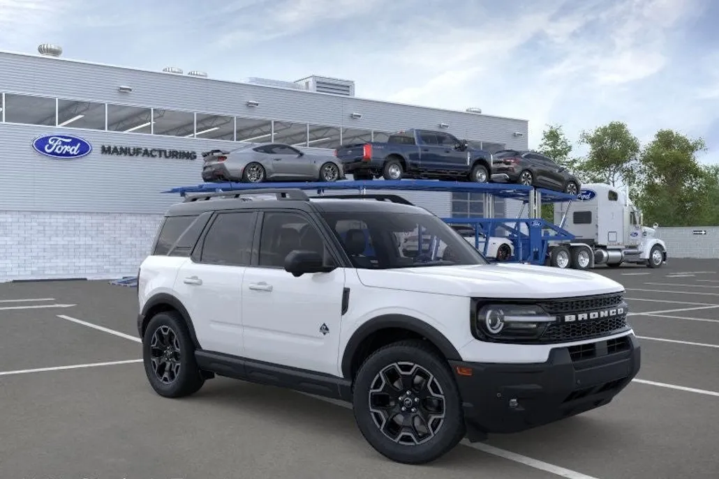 2025 Ford Bronco Sport Outer Banks photo 1