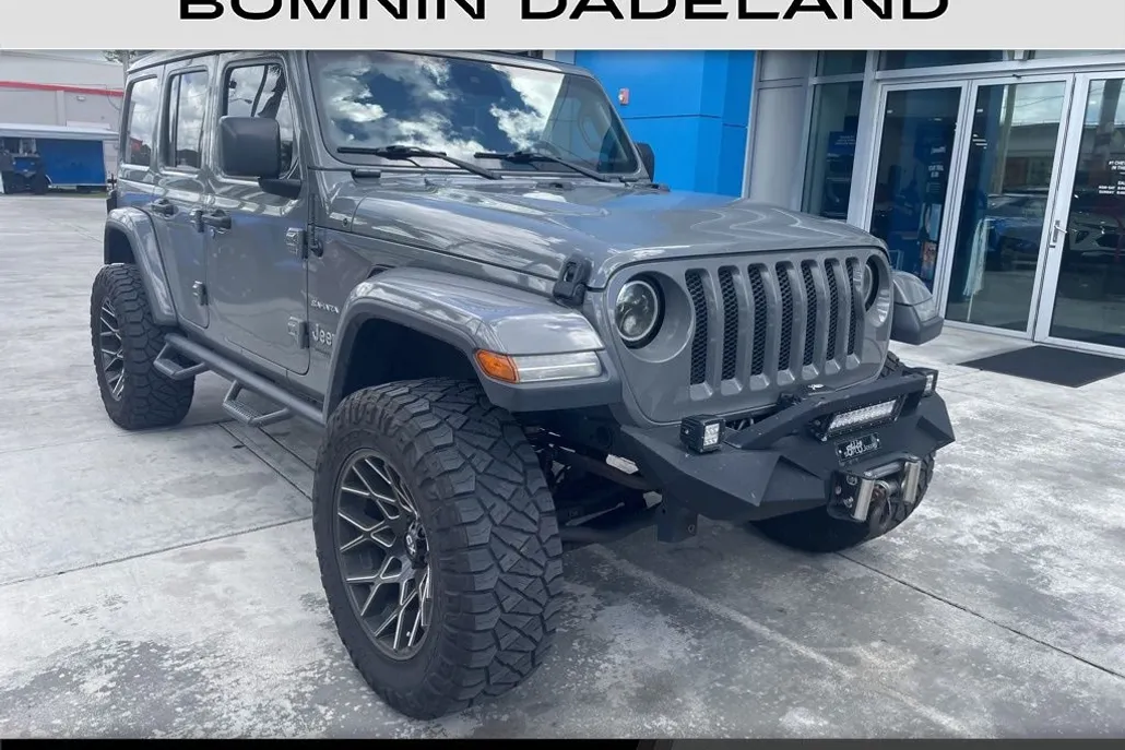 2019 Jeep Wrangler Unlimited Sahara photo 1