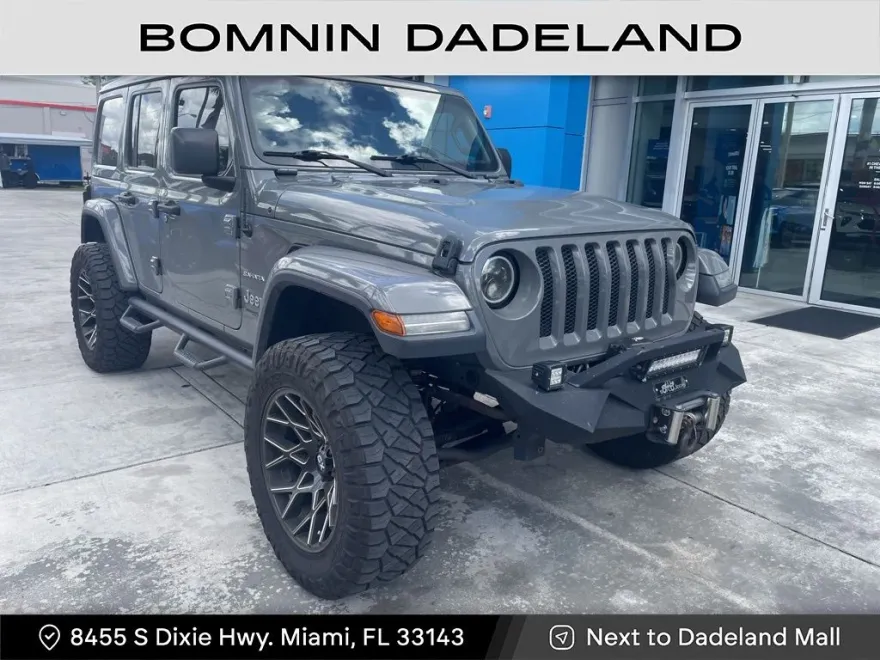 2019 Jeep Wrangler Unlimited Sahara photo 1