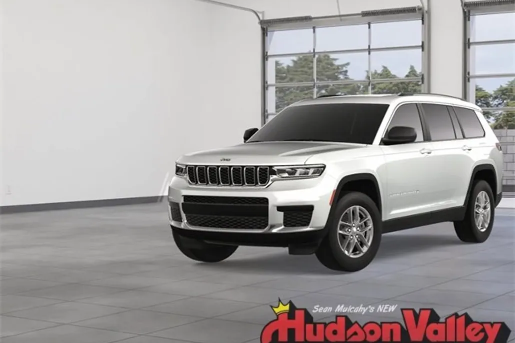 2025 Jeep Grand Cherokee Laredo photo 1