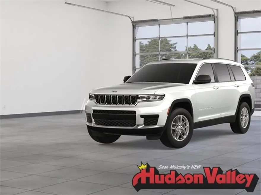 2025 Jeep Grand Cherokee Laredo photo 1