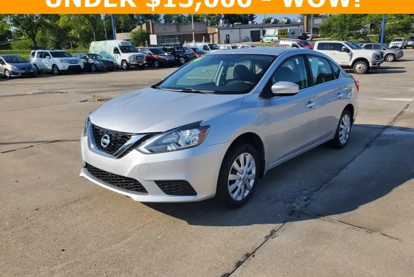 2016 Nissan Sentra S photo 1