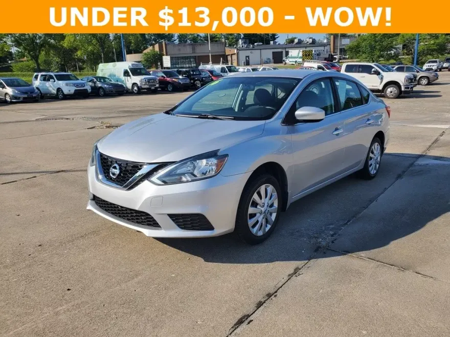 2016 Nissan Sentra S photo 1