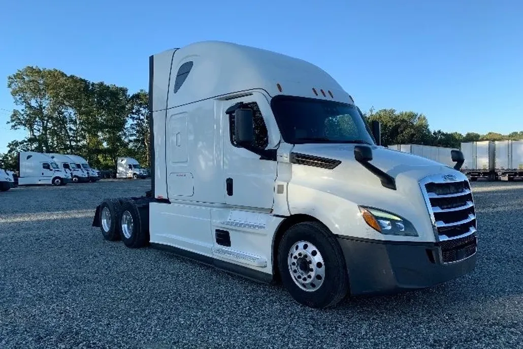 2021 Freightliner Cascadia 126" Sleeper Cab photo 1