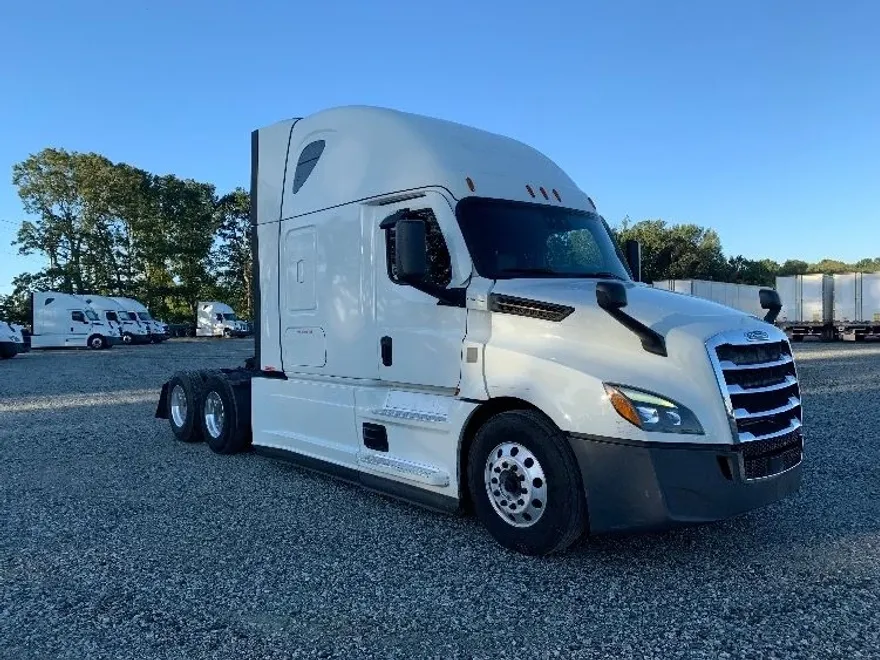 2021 Freightliner Cascadia 126" Sleeper Cab photo 1