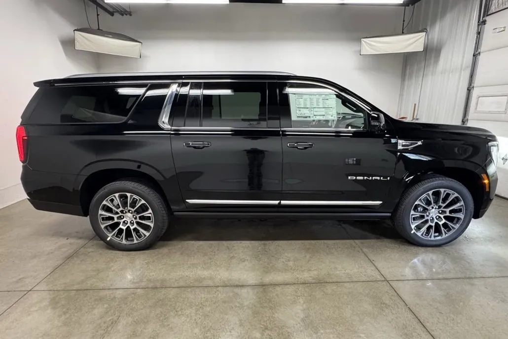 2026 Gmc Yukon XL Denali photo 1