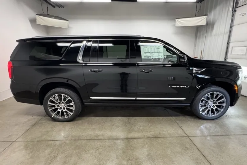 2026 Gmc Yukon XL Denali photo 1