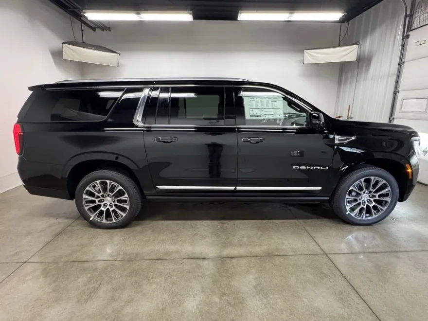 2026 Gmc Yukon XL Denali photo 1