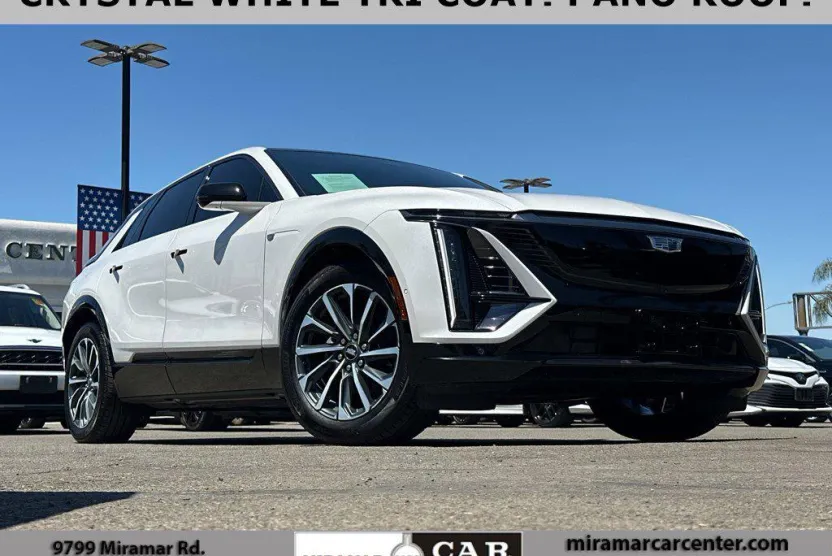 2024 Cadillac Lyriq Sport photo 1