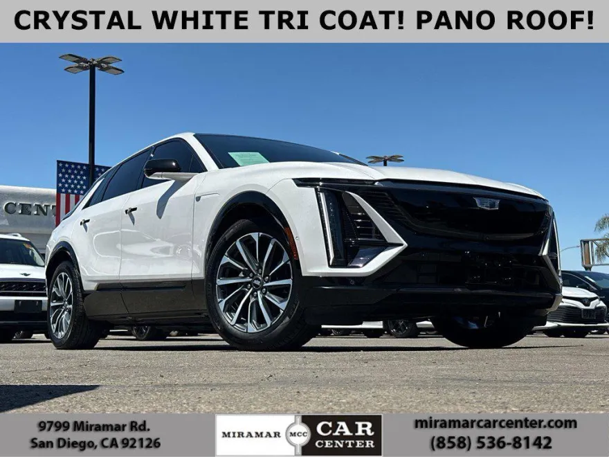 2024 Cadillac Lyriq Sport photo 1