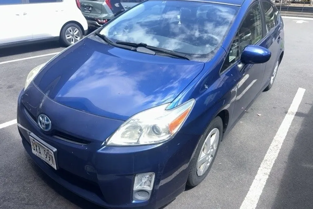 2010 Toyota Prius Two photo 1