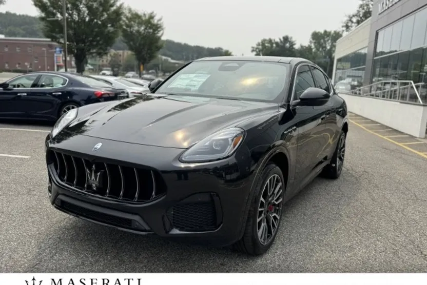 2025 Maserati Grecale photo 1
