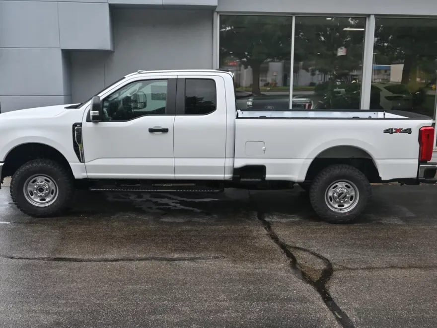 2026 Ford F-350 XL photo 1