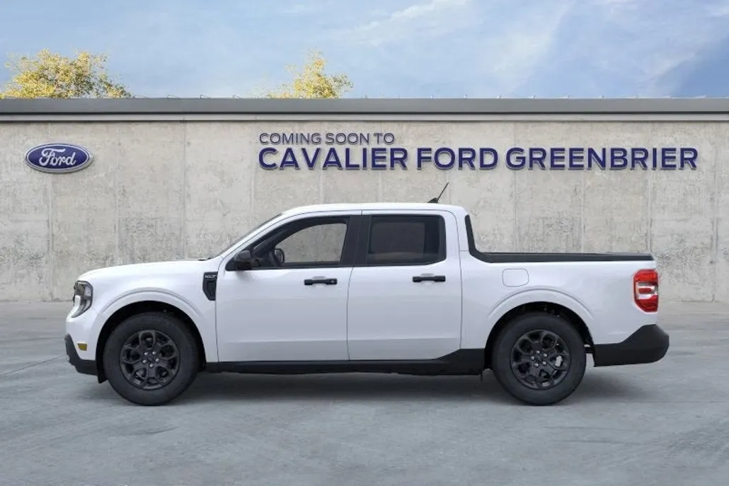 2025 Ford Maverick XLT photo 1