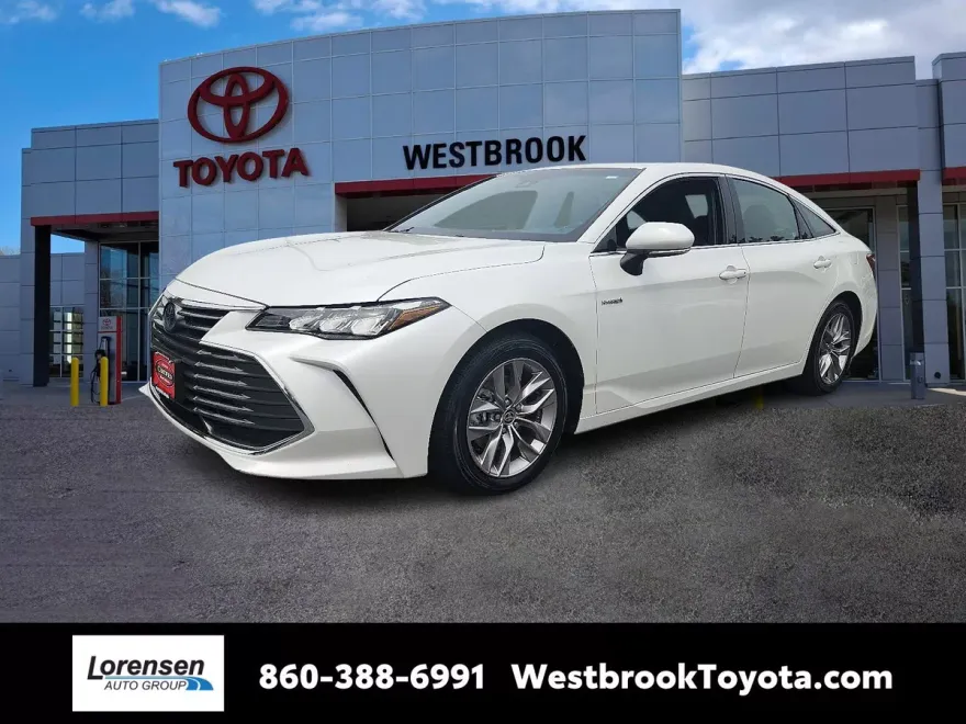 2020 Toyota Avalon Hybrid XLE photo 1